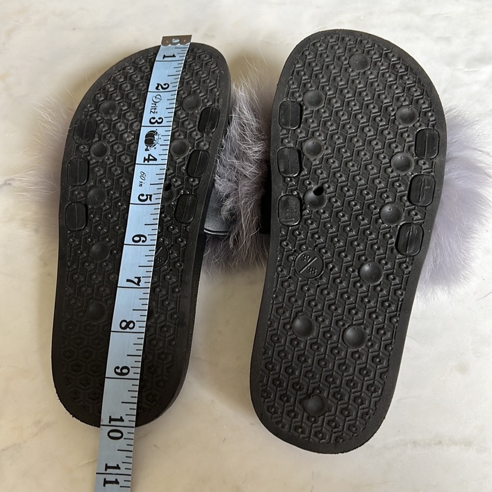 Fur flip-flops 💜. Size 6 - Picture 7 of 8